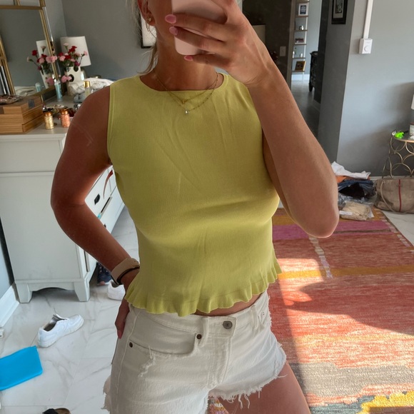 Green top - Picture 3 of 5